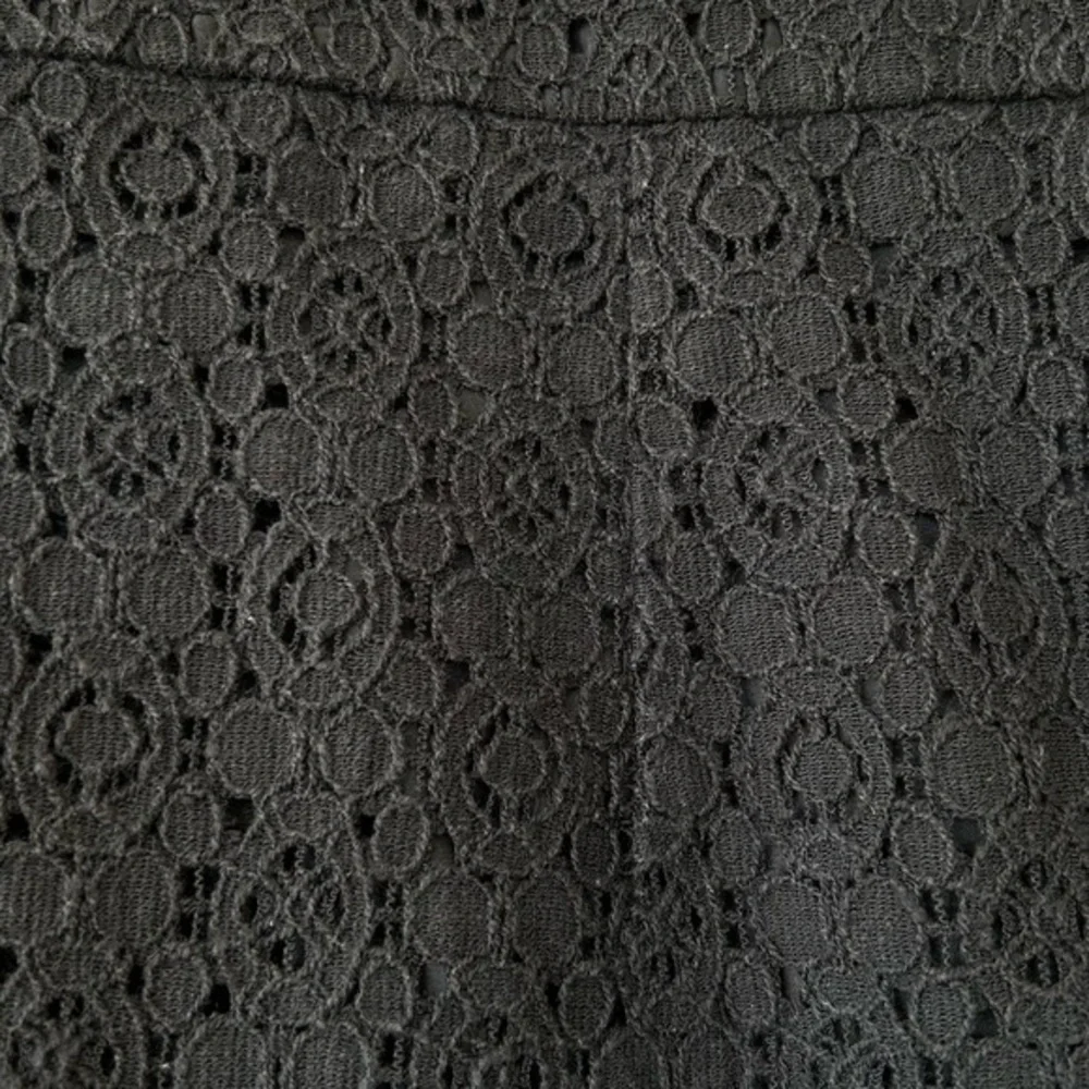 Banana Republic Eyelet Style‎ Pencil Skirt Lined Size 4